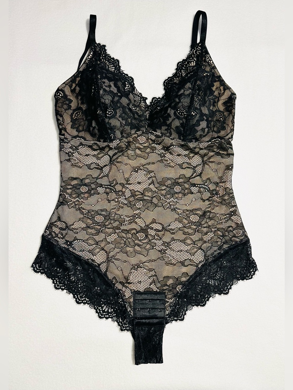 NWT FeelinGirl Lace V-Neck Full Bodysuit Black Lace Sheer with Scallop Trim, M